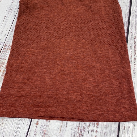 Lululemon athletic tank top size small/medium - Picture 2 of 6